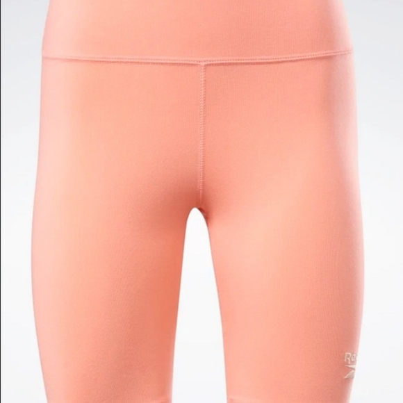 Reebok NEW shorts twisted coral with embroidered logo - Picture 3 of 4